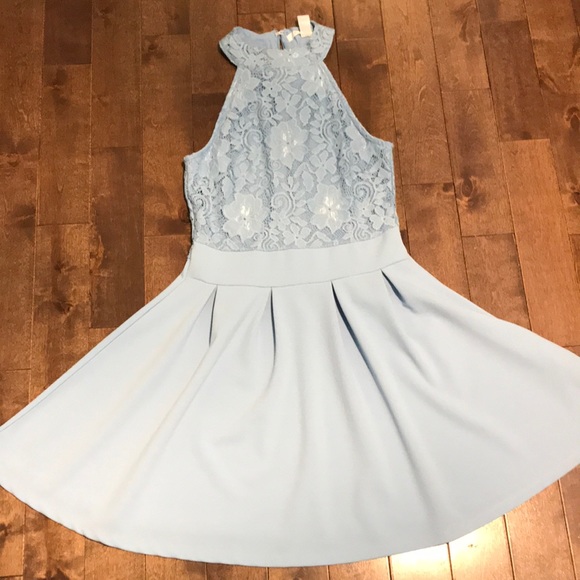 Dress - Picture 2 of 6